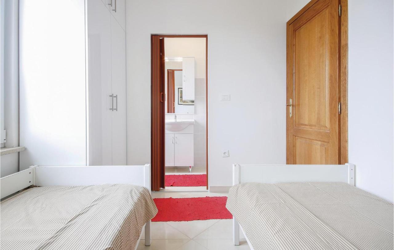 Cozy Apartment In Medulin With Kitchen المظهر الخارجي الصورة