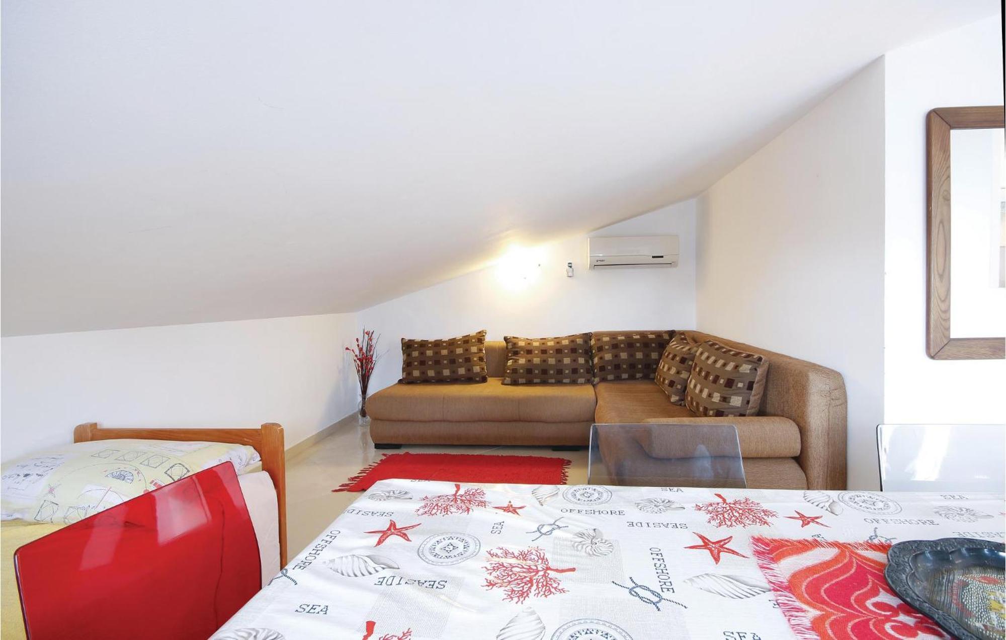 Cozy Apartment In Medulin With Kitchen المظهر الخارجي الصورة